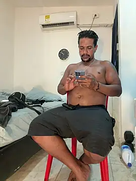 bigdick211292 élő XXX-chatje