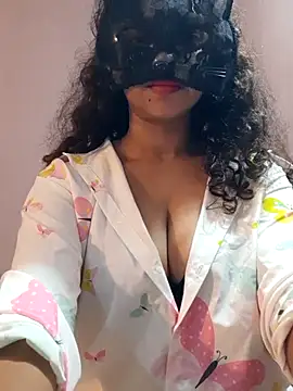 Chathunii Adlı Modelin Canlı XXX Sohbeti