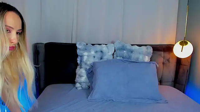 EmillyBronte Chat XXX live