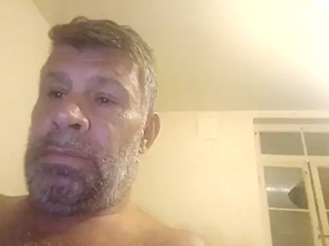 stud2512 élő XXX-chatje