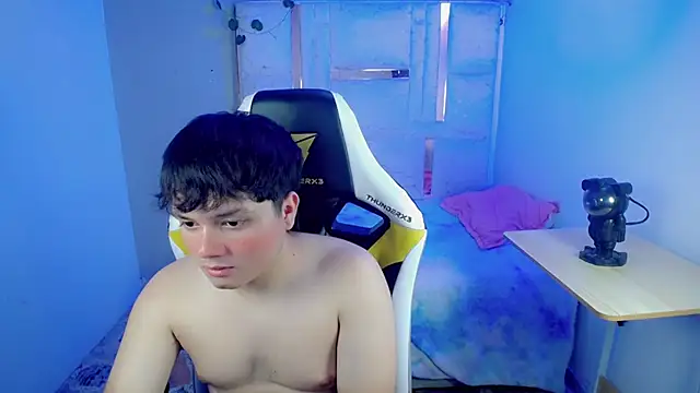Chatroom XXX en direct de Tommy_cotton