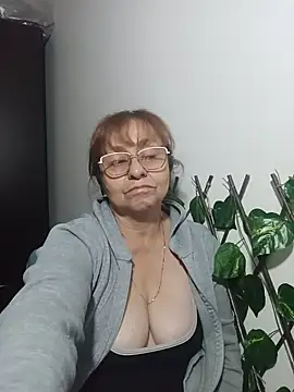 nicoltatiana_ élő XXX-chatje