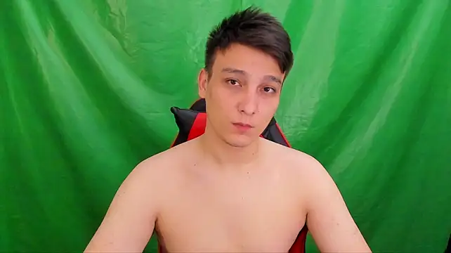 Justin_time111 élő XXX-chatje