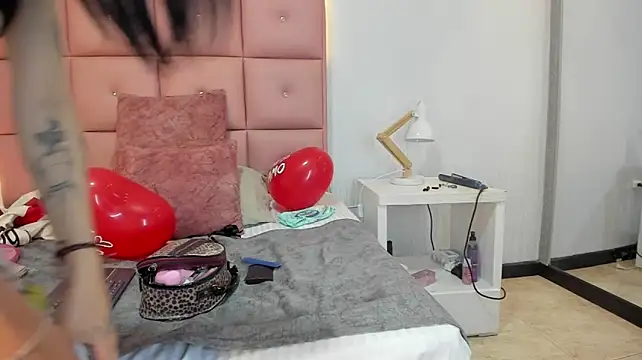 lhiamfitt10 Adlı Modelin Canlı XXX Sohbeti