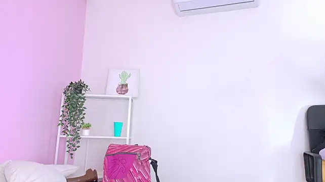 XXX chat uživo modela SeleneGibson__