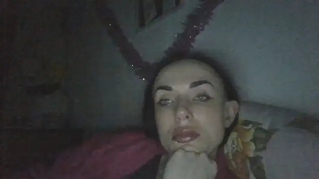 Trinsy_Love élő XXX-chatje