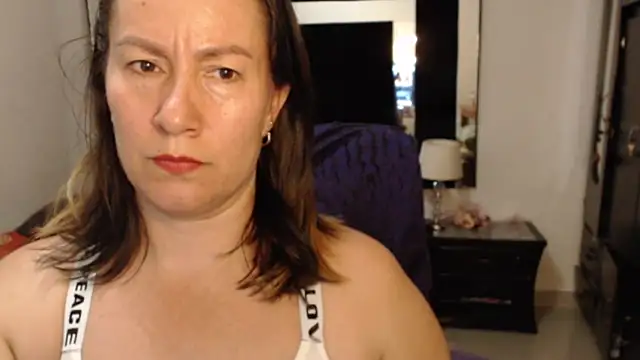 CATRINA-83's Live XXX Chat