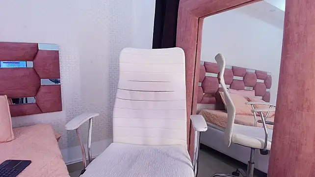Chat +18 de mia_celestee ao vivo