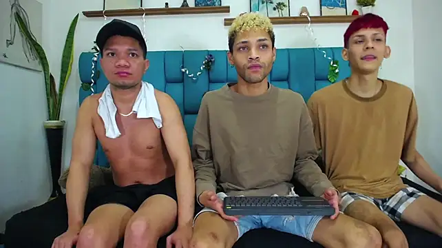 Dirty3someGuys' Live XXX Chat
