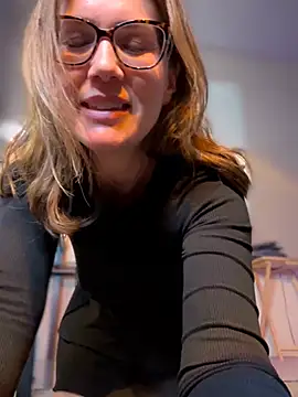 MaiseKnox XXX чат на живо