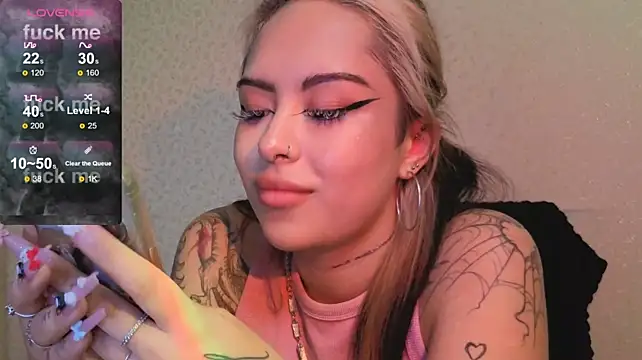 XXX chat uživo modela baby__kim