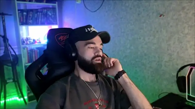 دردشة _Serious_Man الجنسية المباشرة