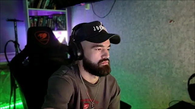 Chat +18 de _Serious_Man ao vivo