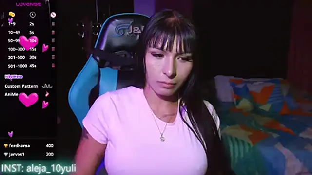 Chat +18 de aleja_1028 ao vivo