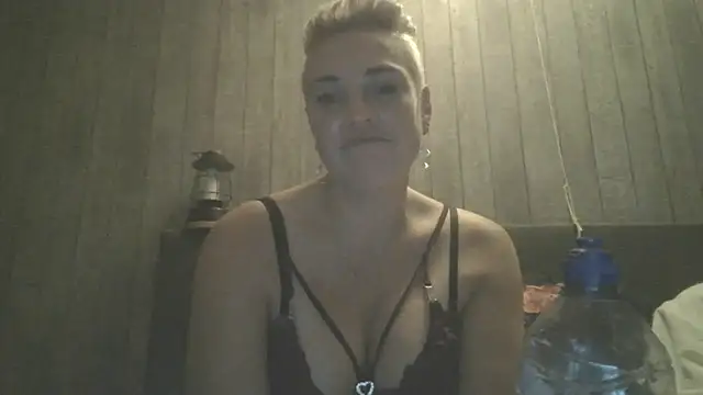 bicouple1992 live XXX chat