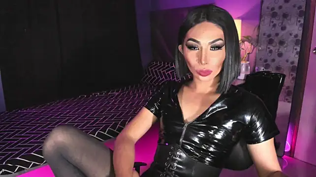 MaxxineMorenaTs' Live XXX Chat
