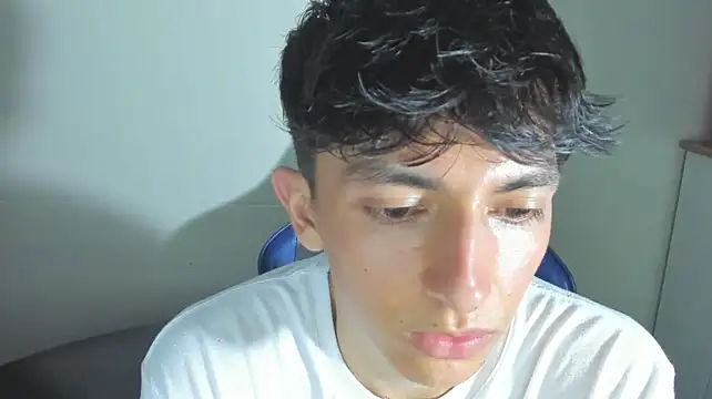 ElanGiraldo Webcam show