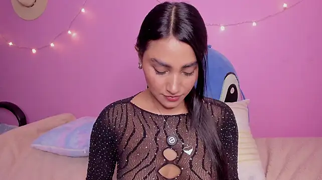 Stefany_Patel01 Show in webcam