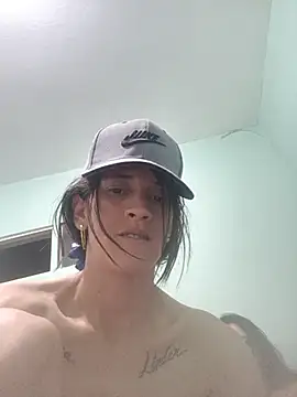 Vikyhot27's Live XXX Chat