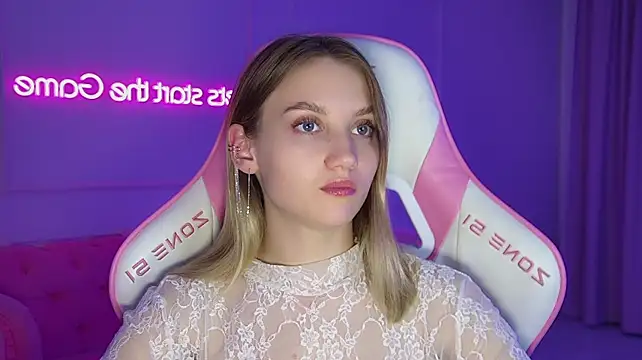 XXX chat uživo modela StacyEvances