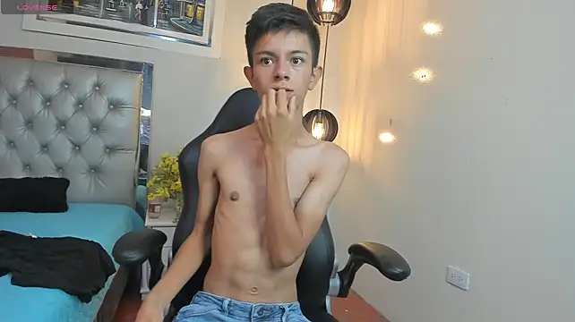 fem_danny7 Show Webcam