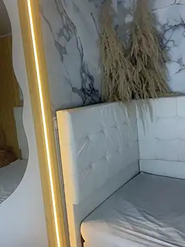 XXX chat uživo modela CandyOff1