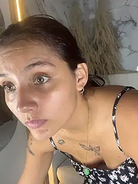 CandyOff1n Live XXX chat
