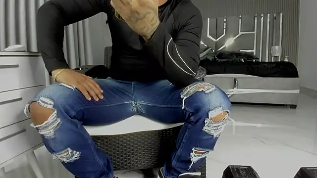 master_leather élő XXX-chatje