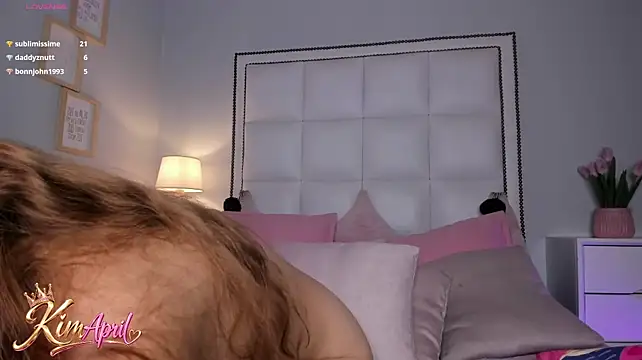 Chat +18 de KIMAPRIL ao vivo