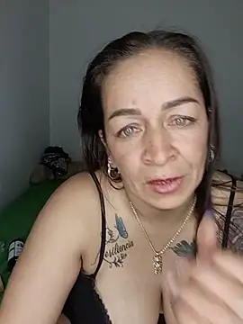 Show modela AshleeyLove na web-kameri