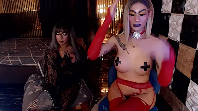 Chat XXX en directo de MonstrousCockDiva