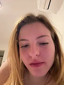 heyitskiara Live XXX-chat