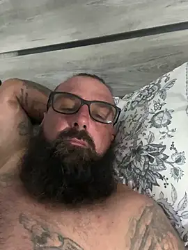 צ'אט XXX בשידור חי של alphareign85
