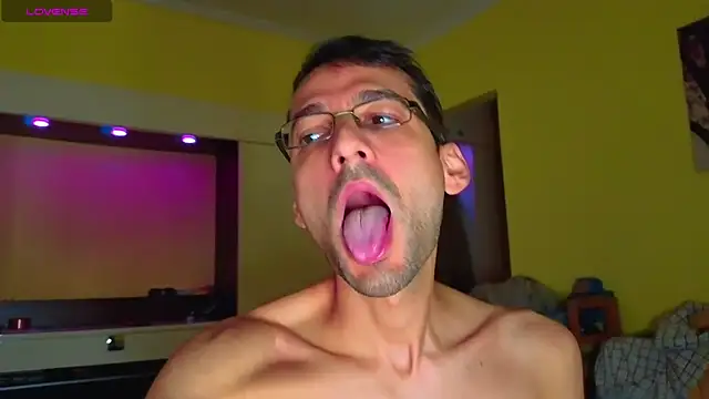 HungEddy Adlı Modelin Canlı XXX Sohbeti