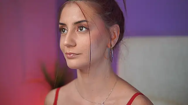 SabrinaHope Adlı Modelin Canlı XXX Sohbeti