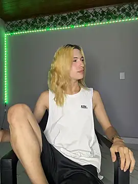XXX chat uživo modela LarryCraft