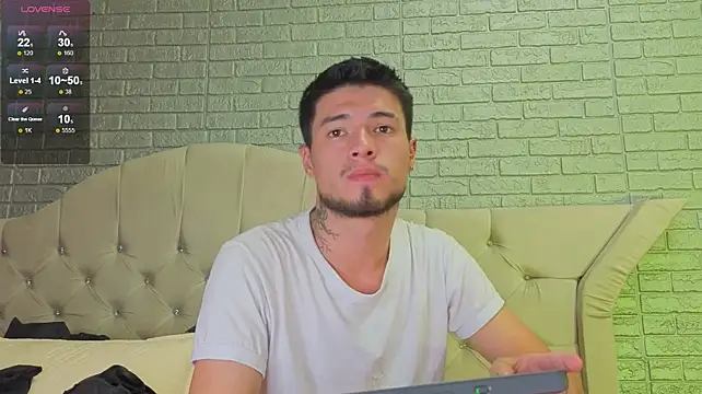 EdwardRoss_ élő XXX-chatje