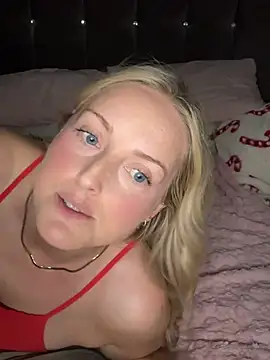 SexySophiex Adlı Modelin Canlı XXX Sohbeti