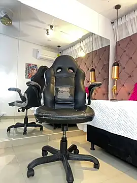 Auri__'s Live XXX Chat