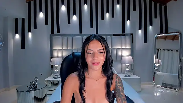 ArianaWest1 现场XXX聊天