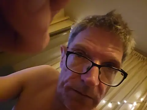 Skinnyhotdick 라이브 XXX 채팅
