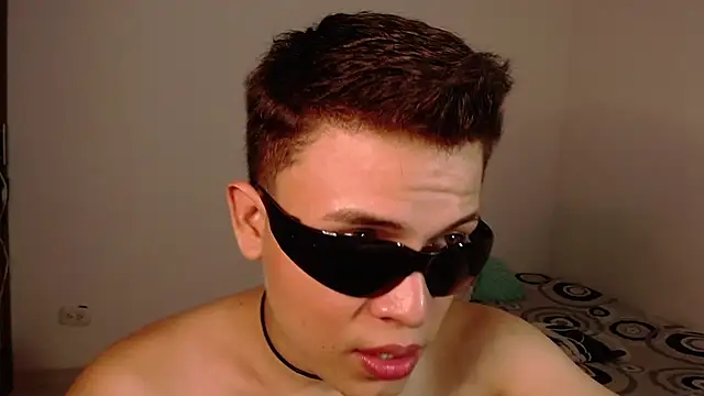 Chat XXX Live _Leo_Boy