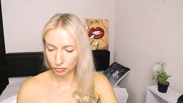 Cute_Smile_Shy: онлайн-секс-чат