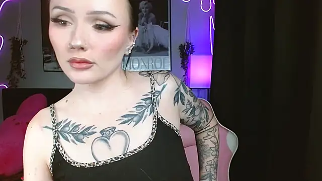 ChampagneMoonXX Live XXX-Chat