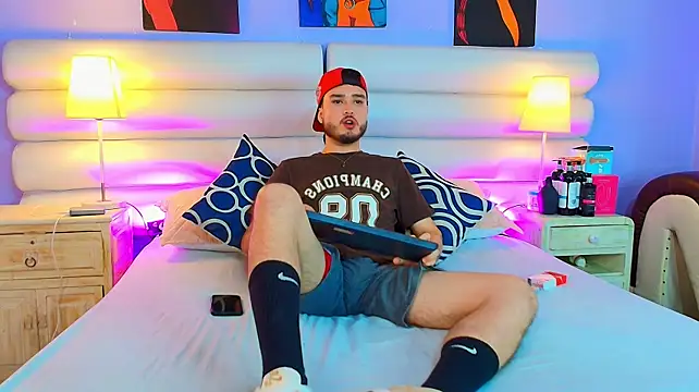 Chatroom XXX en direct de Salvattore_Muller