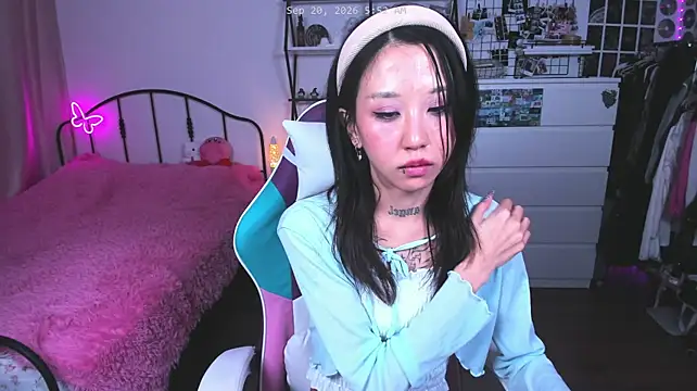 ashleywowmeow Chat XXX in diretta