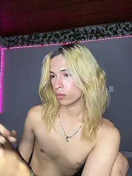 LarryCraft XXX чат на живо