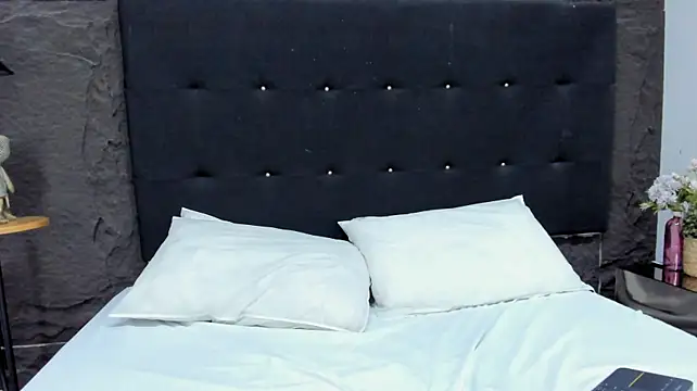 KattieTylor's Live XXX Chat