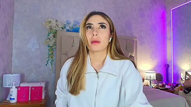 XXX chat uživo modela nini_love01