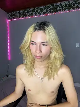 XXX chat uživo modela LarryCraft